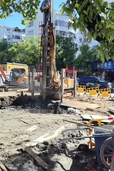 红安岩石井